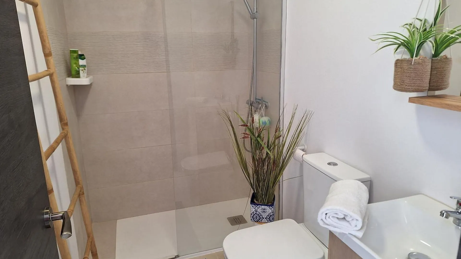 Superb Seaview Apartment Duquesa Port Manilva Spain